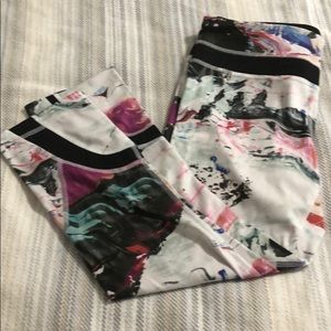 EUC Lululemon Size 6 Leggings